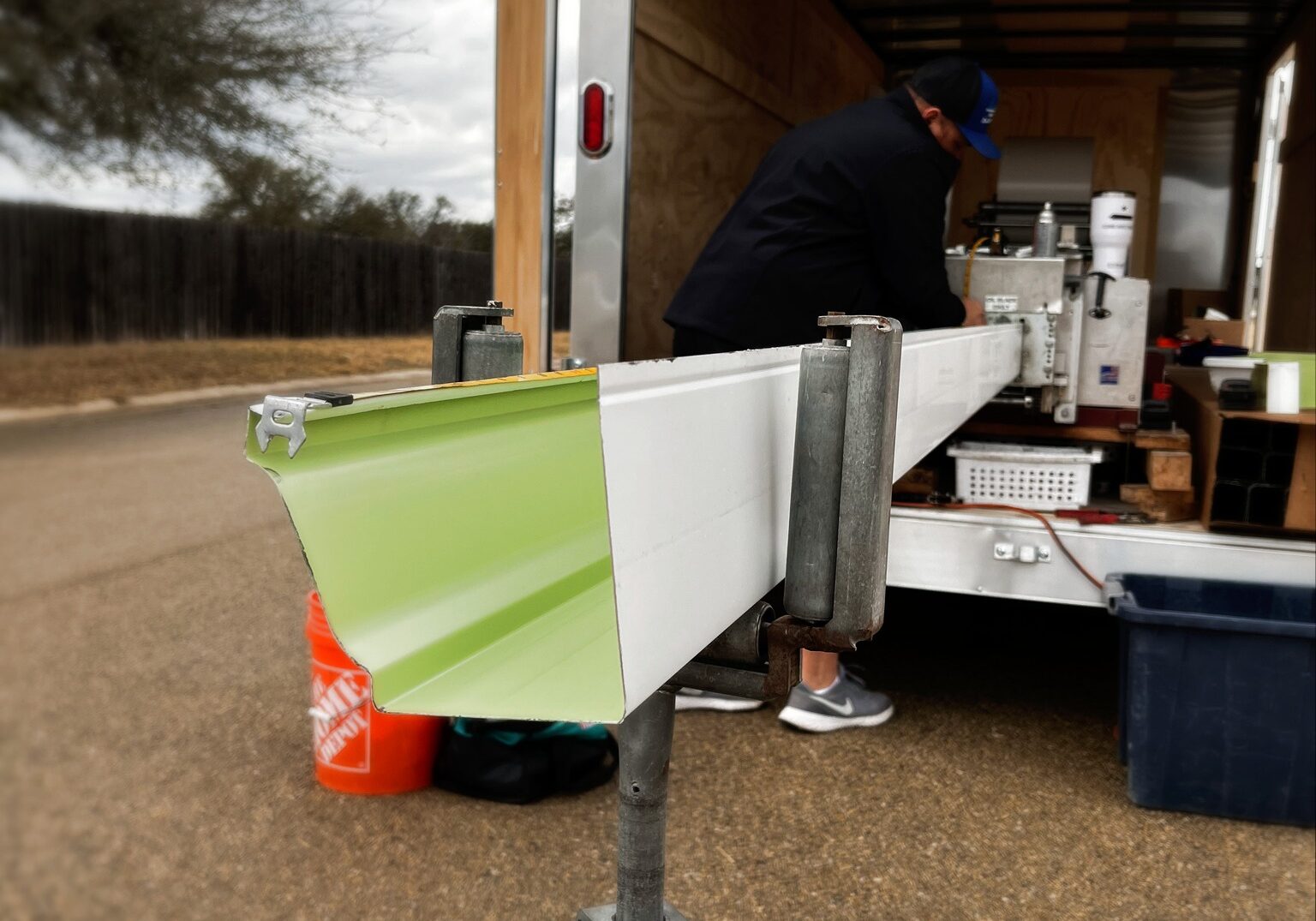 Custom 5", 6", and 7" seamless gutter installation in Temple, Belton, Killeen, Waco, Georgetown, and Austin. On-site fabrication, multiple colors, and expert installation by AquaWorks® Rain Gutters.